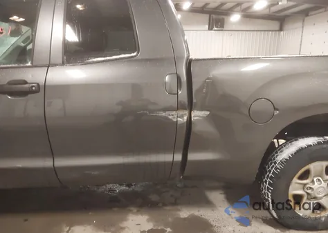 2013 Toyota Tundra Grade 4.6L V8 z USA, uszkodzony, nr VIN 5TFUM5F13DX050312